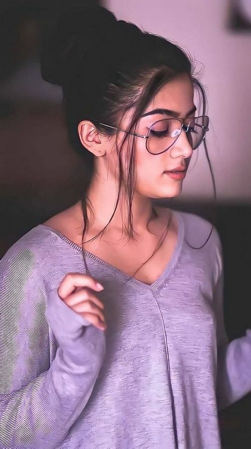 ladies profile pic