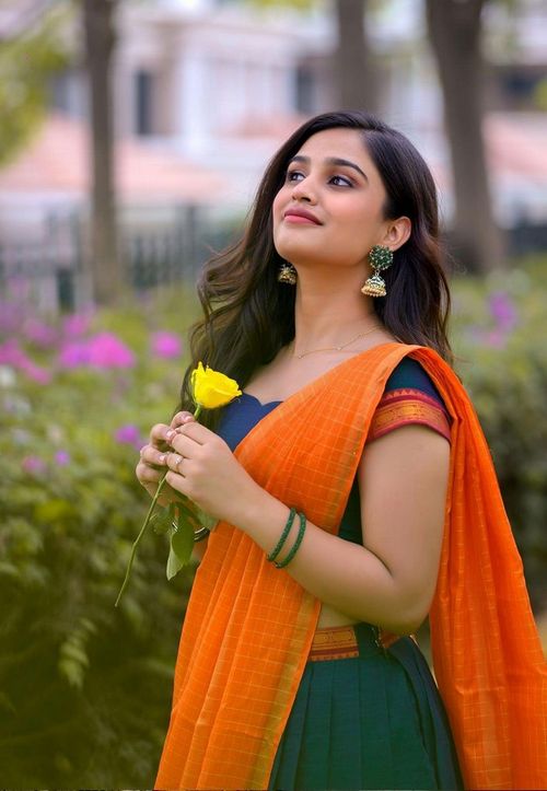 ladies profile pic