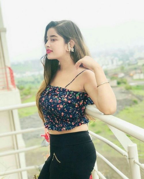 ladies profile pic