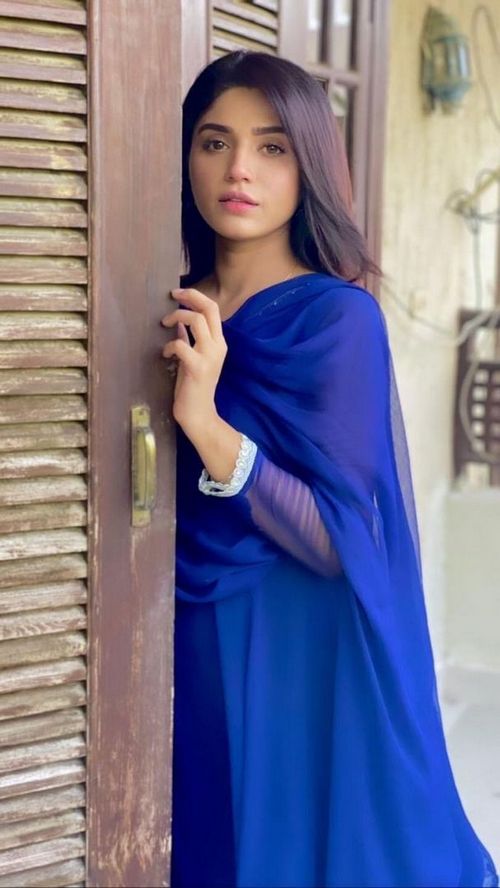 ladies profile pic