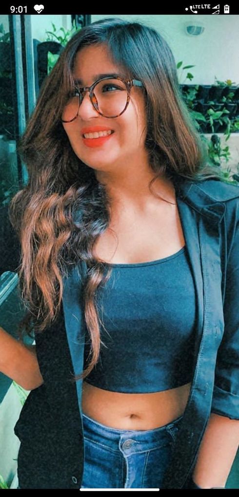 ladies profile pic
