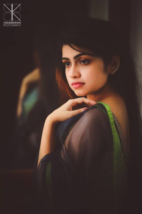ladies profile pic