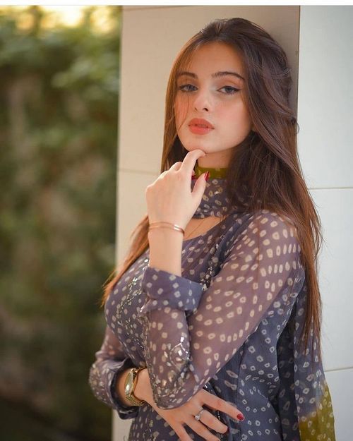ladies profile pic