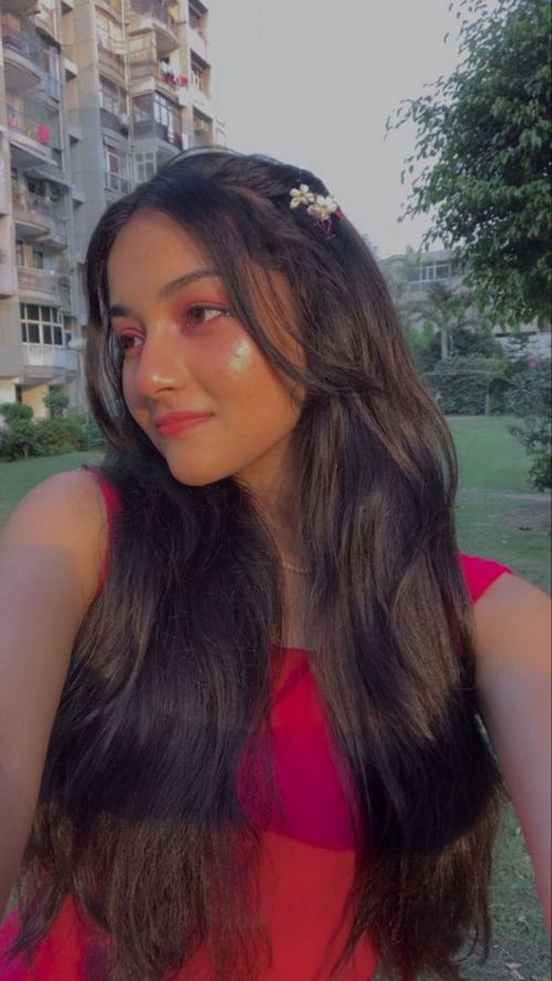 ladies profile pic