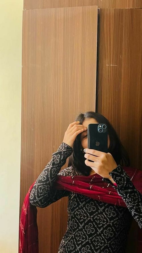 ladies profile pic
