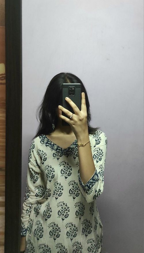 ladies profile pic