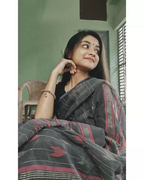 ladies profile pic
