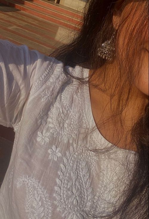ladies profile pic