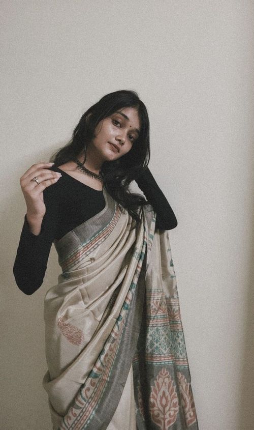 ladies profile pic