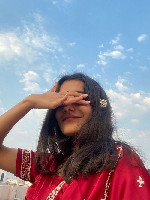 ladies profile pic
