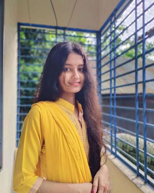 ladies profile pic