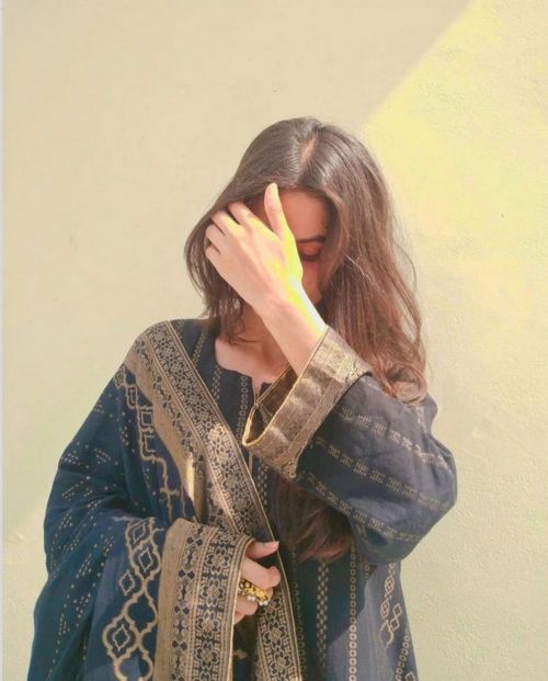 ladies profile pic