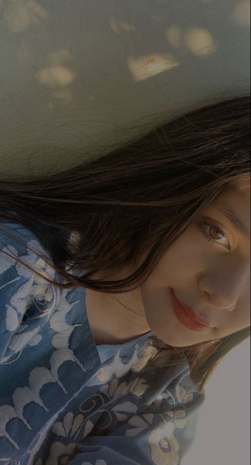 ladies profile pic
