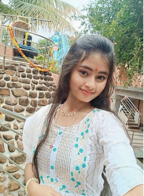 ladies profile pic