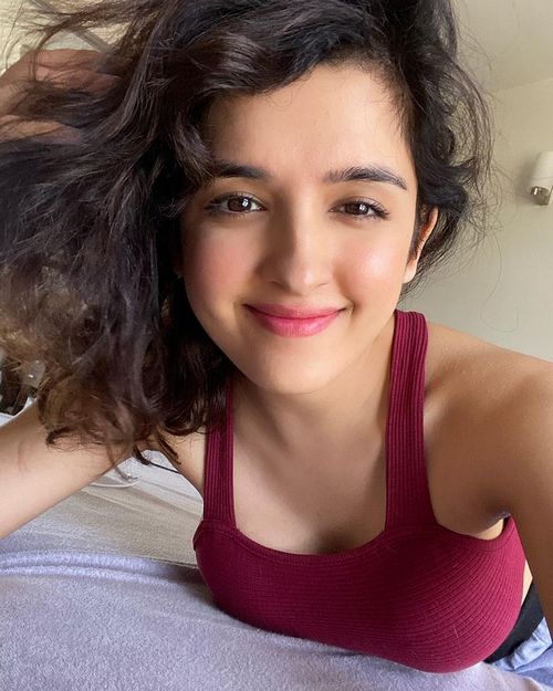 ladies profile pic