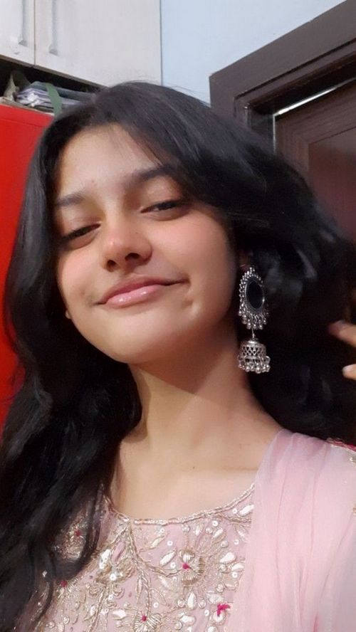ladies profile pic
