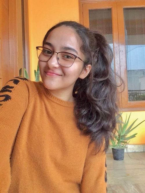 ladies profile pic