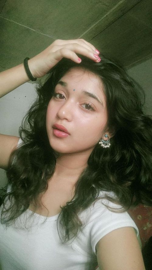 simple girl pic
