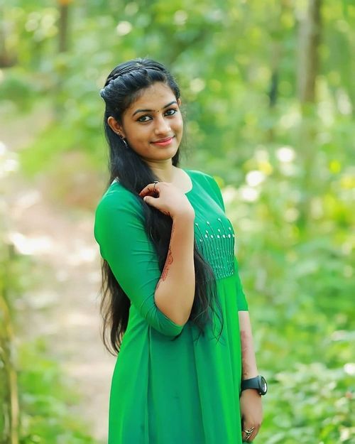 simple girl pic