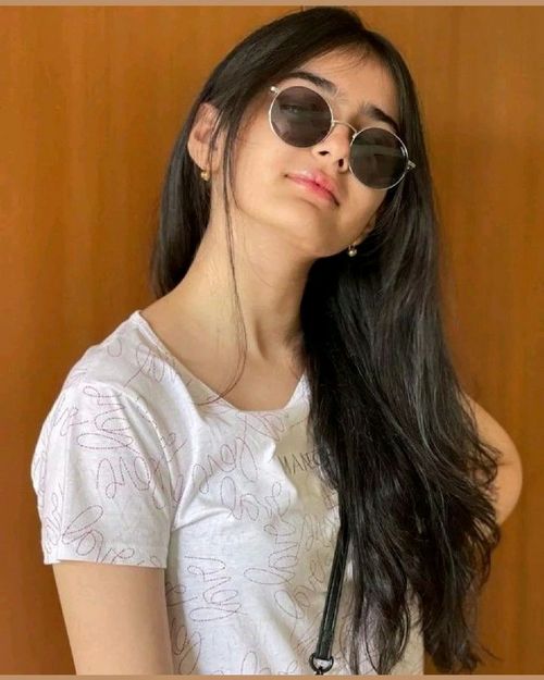 simple girl pic