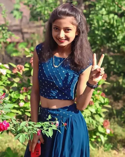simple girl pic