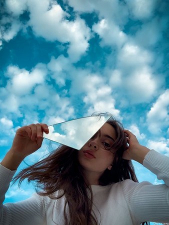 simple girl pic