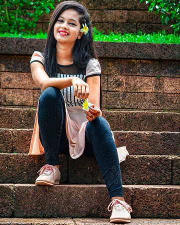 simple girl pic