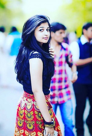 simple girl pic
