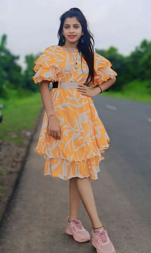 simple girl pic