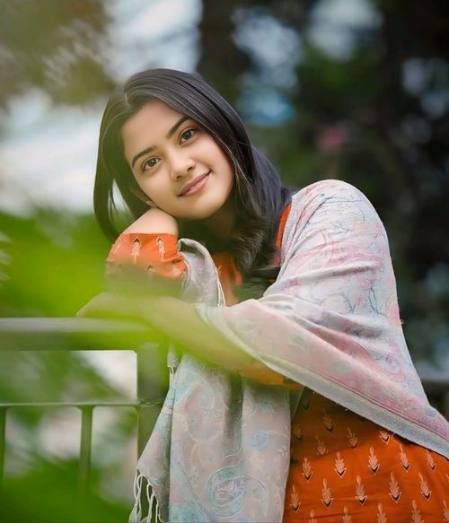 simple girl pic