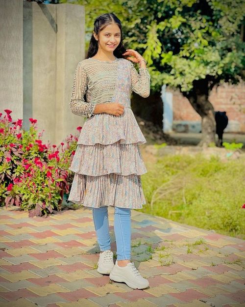 simple girl pic
