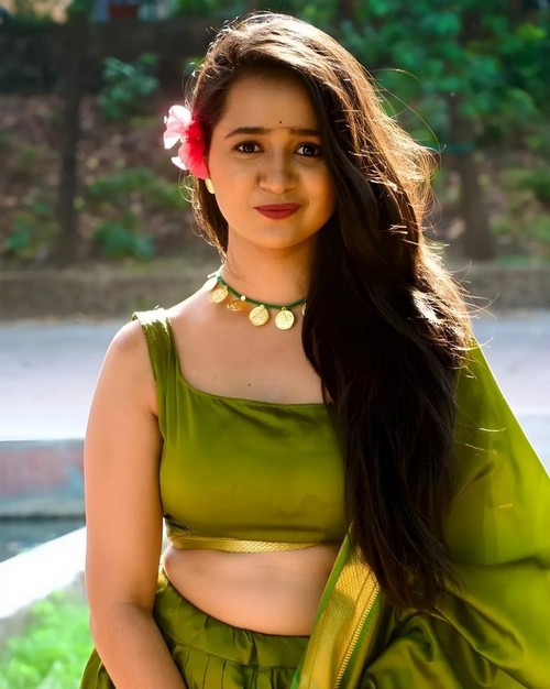 simple girl pic